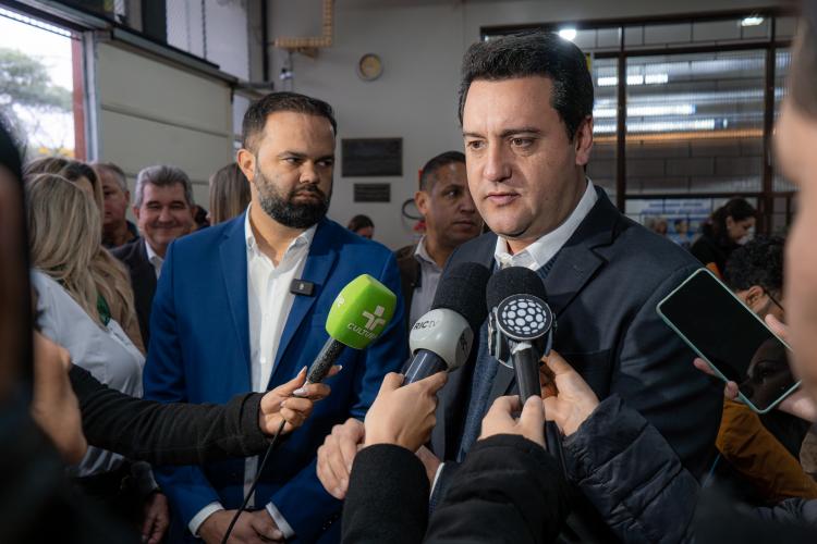 Governador do Estado do Paraná Ratinho Júnior e o Secretário de Educação Roni Miranda