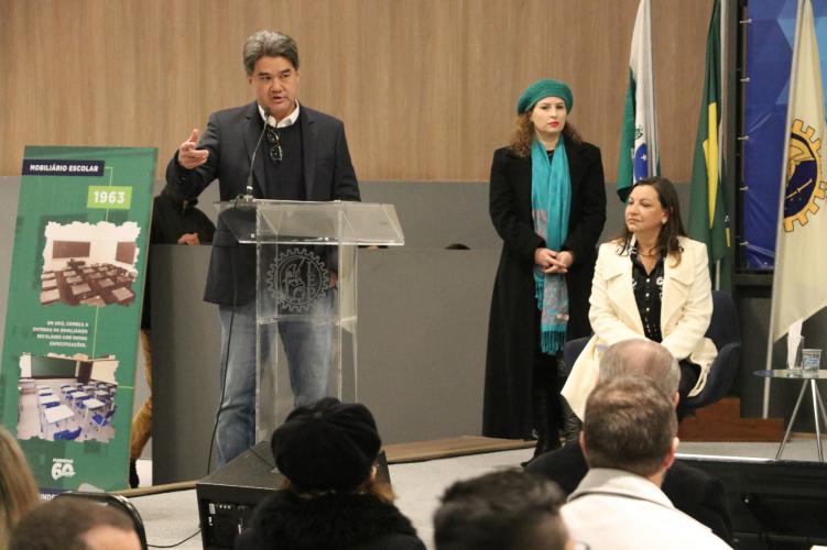 Superintendente Carlos Tamura discursando