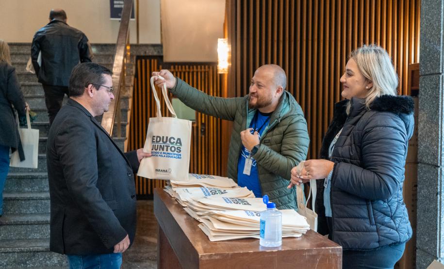 Distribuição de material