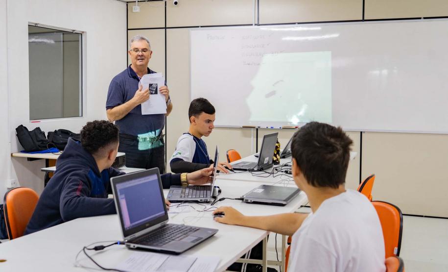 Paraná avança na formação técnica 6